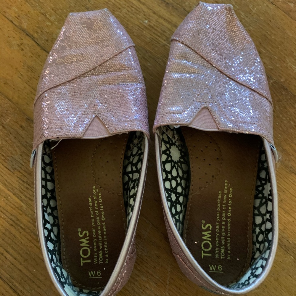 Toms